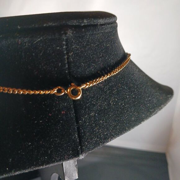 Vintage 70's Avon Cross Gold Tone Red Cabochon Pendant Necklace - Picture 5 of 11